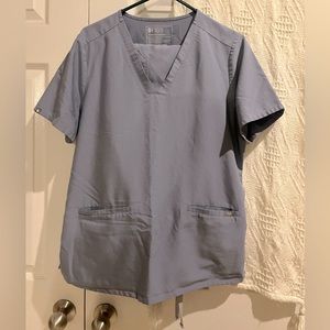 L FIGS Casma 3 pocket top, L FIGS Zola pant set in vapor blue